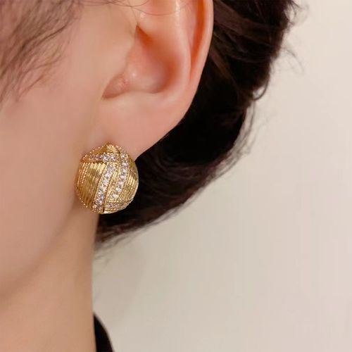 Pure 18k Gold Button Shaped Earring SJP