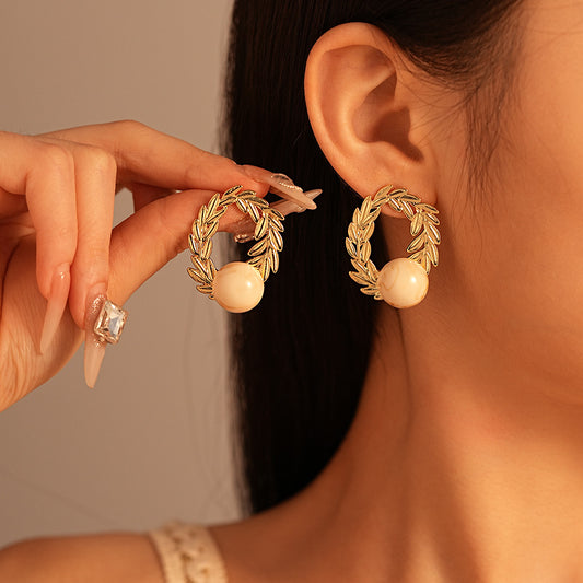 Medieval vintage hollow royal pattern earring golden white-SJP