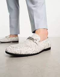 ASOS DESIGN loafers in silver velvet with gunmetal chain detail- WIDE FIT GREY