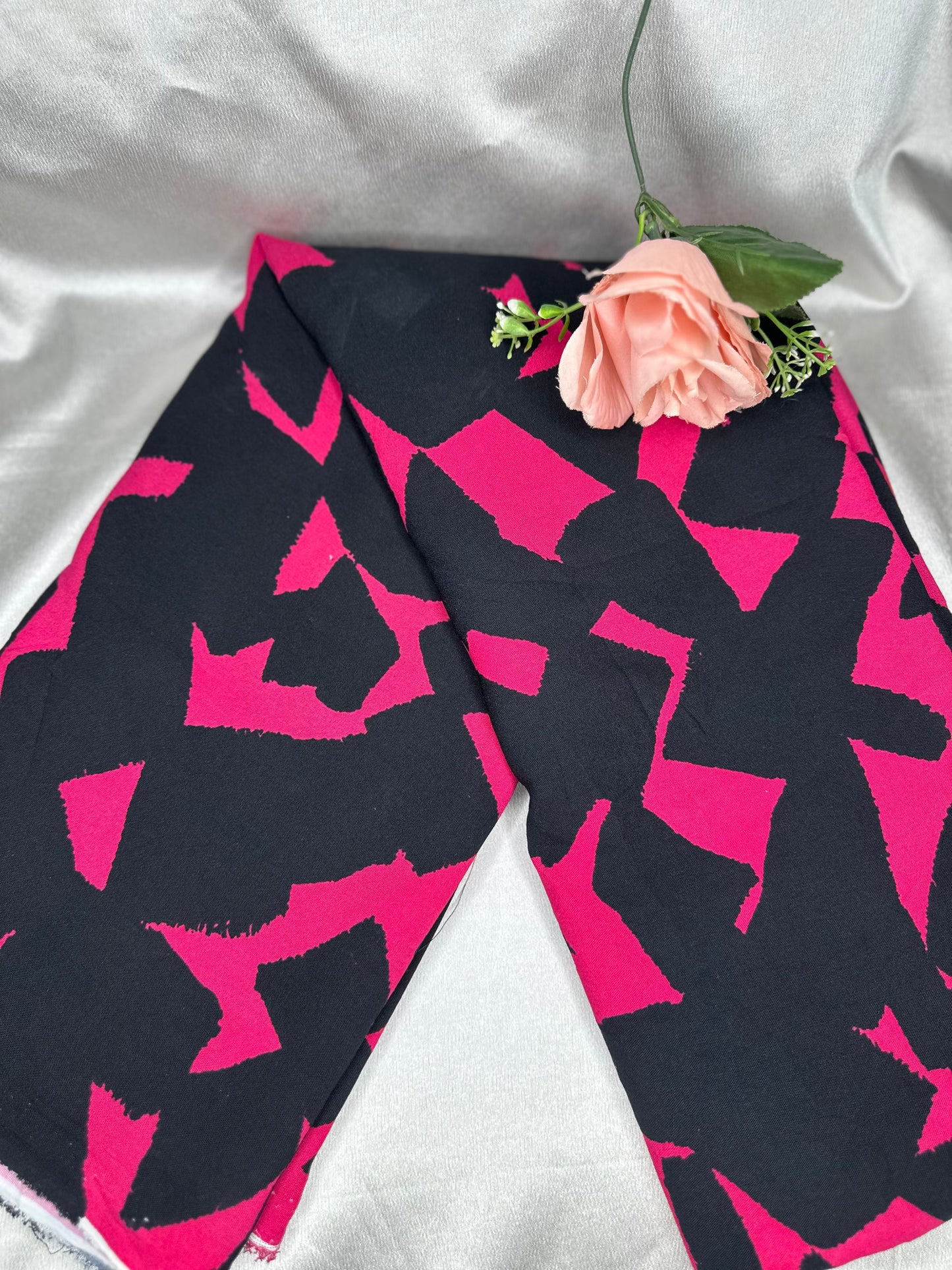 K&Y pink and black royal cotton: 3yard