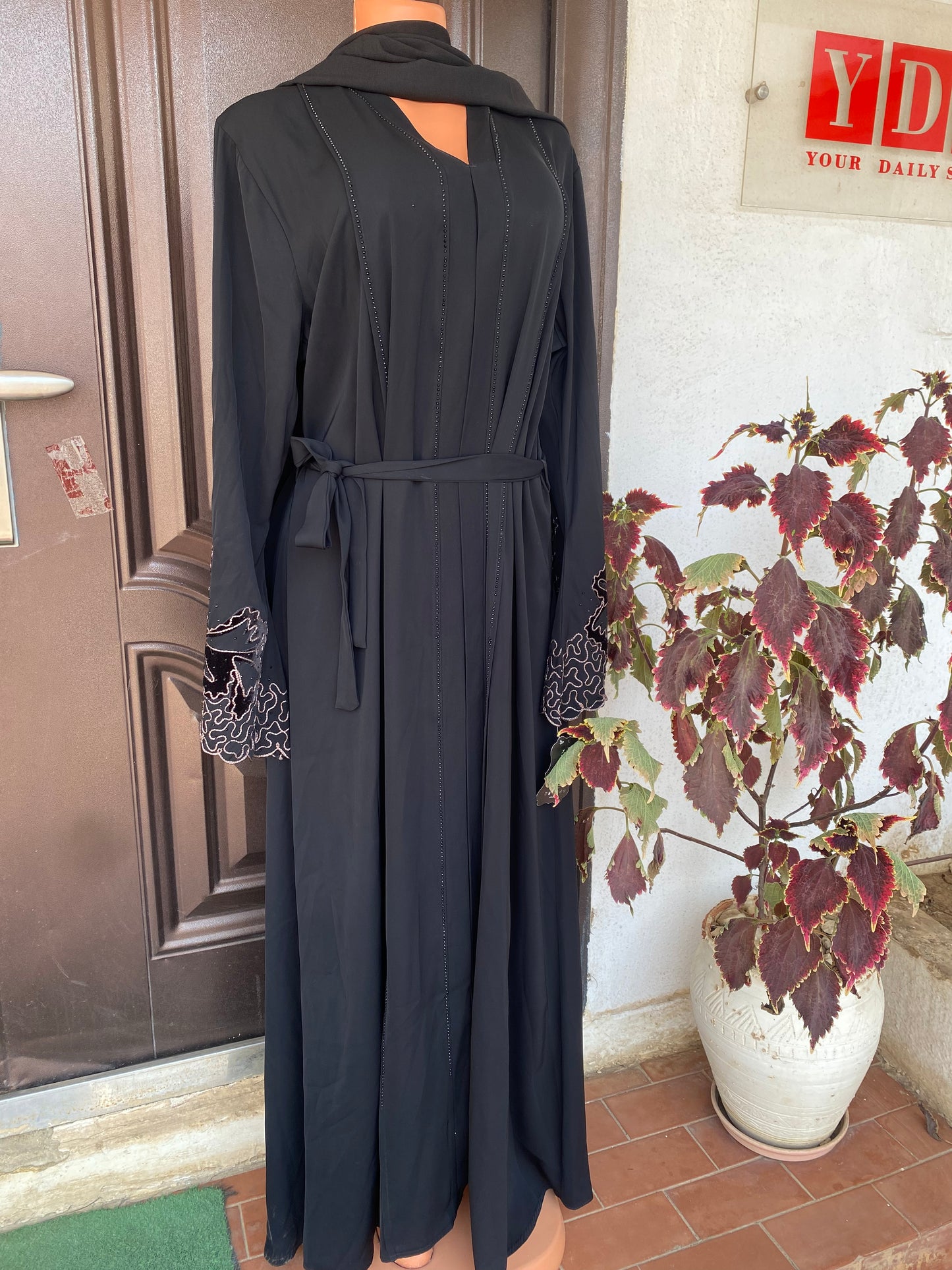 AA Royale. Ashly Abaya With Scarf & Belt - Black