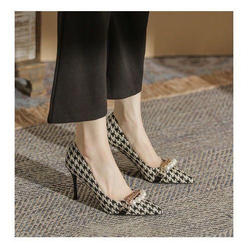 Classic Pearl Stiletto chain pointed shoe