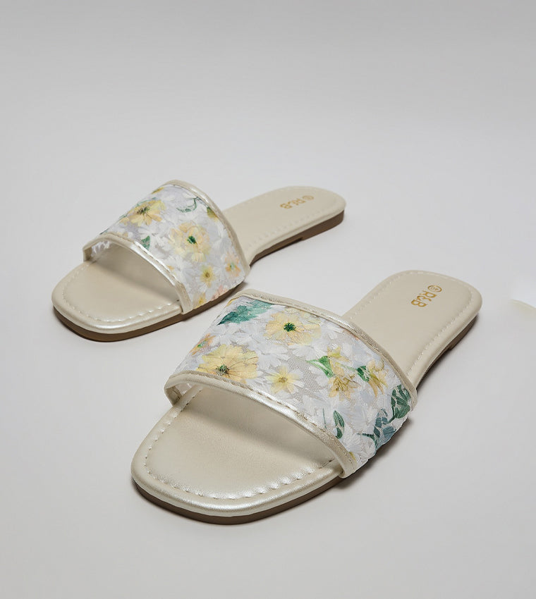R&B Embroidered Flat Sandals