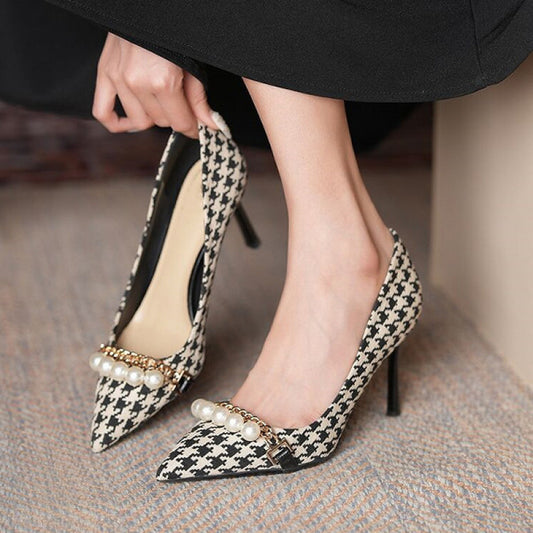 Classic Pearl Stiletto chain pointed shoe