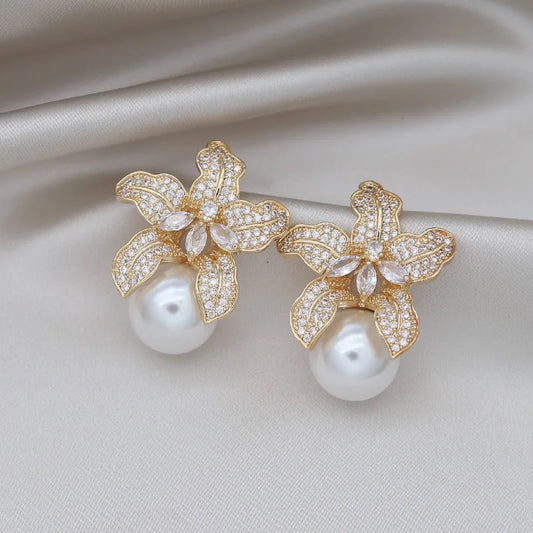 Lily Gold Pearl Stud Earring SJP