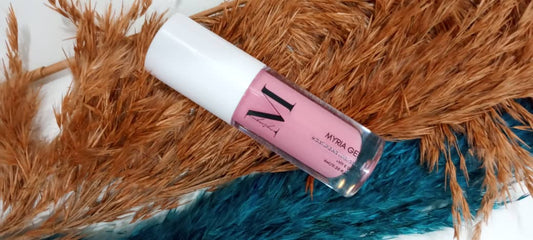 Myria Gee Lip Gloss Stunting