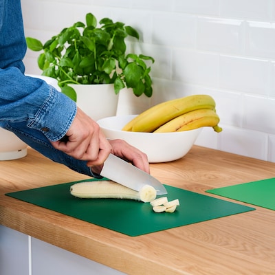 FINFÖRDELA Bendable chopping board - green/bright green