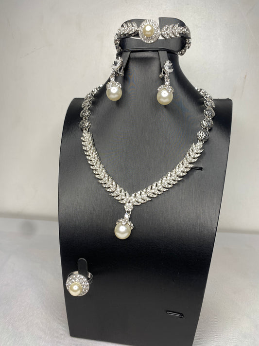 Silver Tone Unique Style Jewelry Set SJP