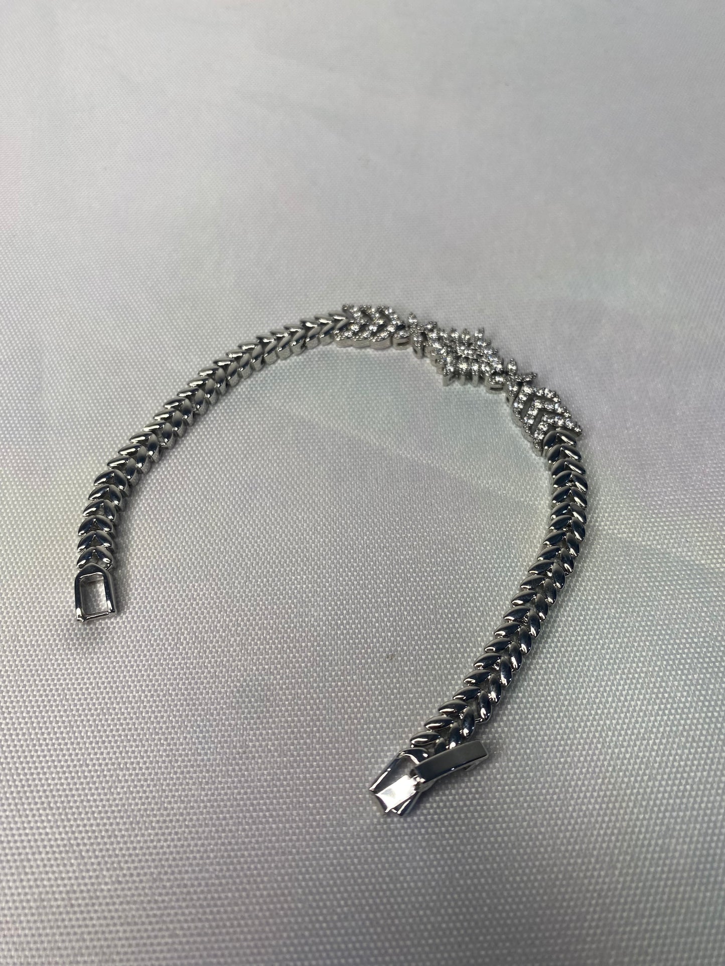 1pc CZ minimalist bracelet silver