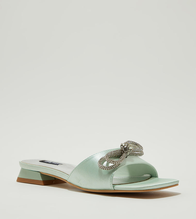 Nine West ARCHIE-AK Embellished Bow Flat Sandals: Mint