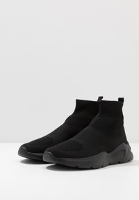 Pier One High-top trainers - black